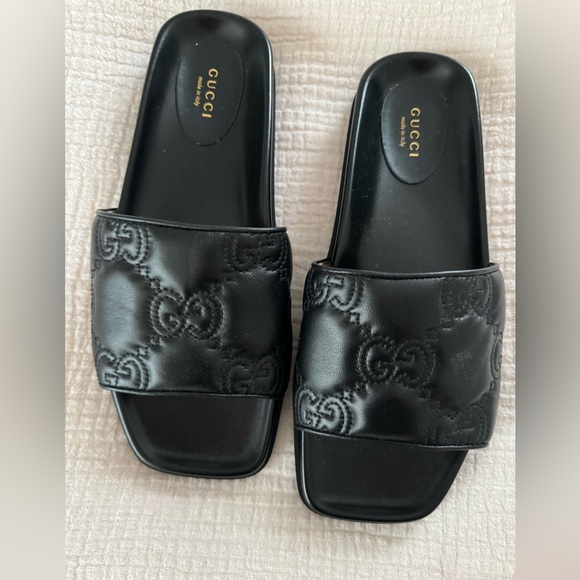 Gucci logo slides - Picture 3 of 7